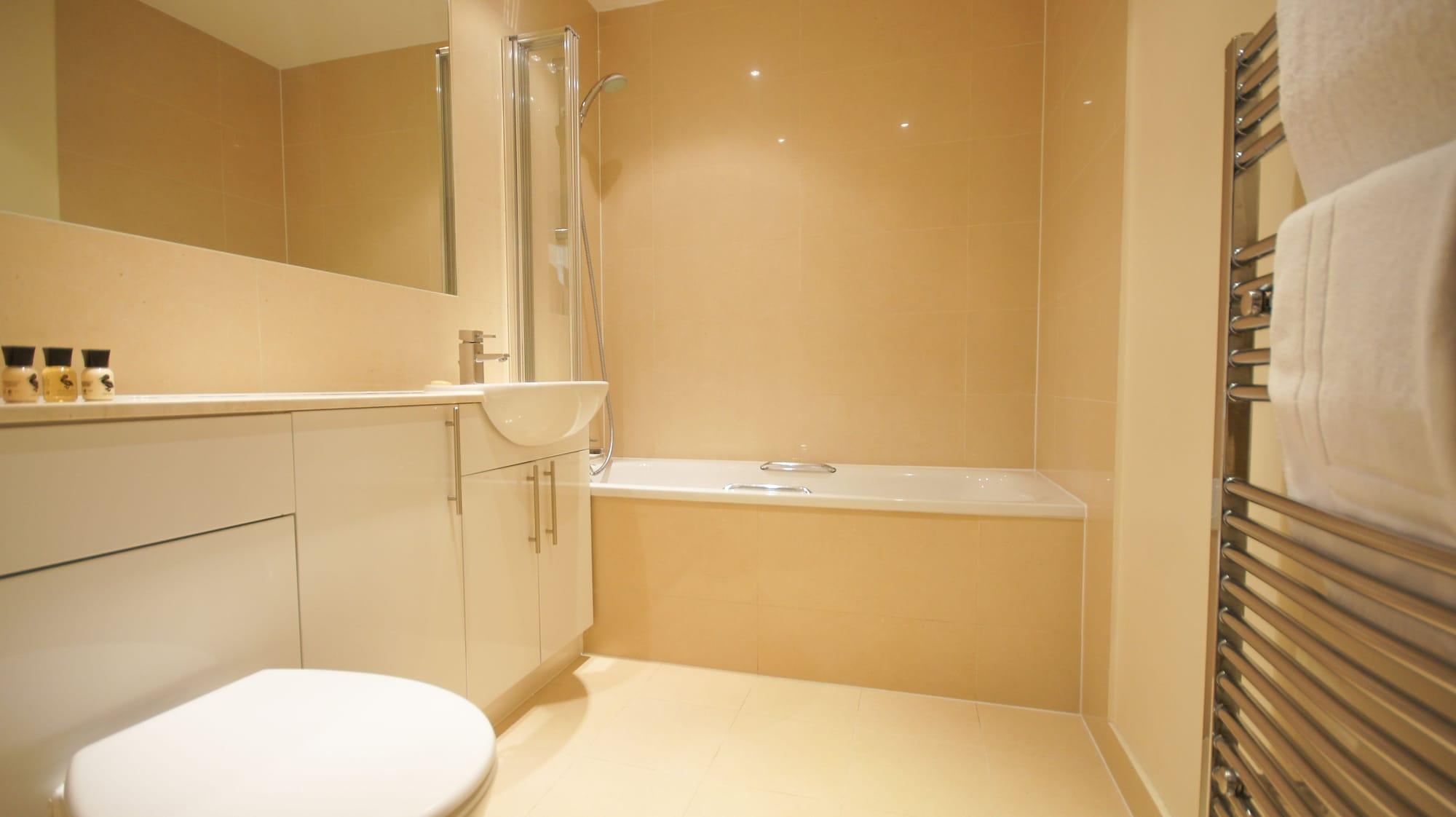 Crompton Court Apartments Londra Dış mekan fotoğraf